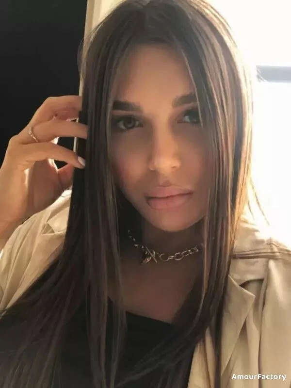 Olesya Profile image 2