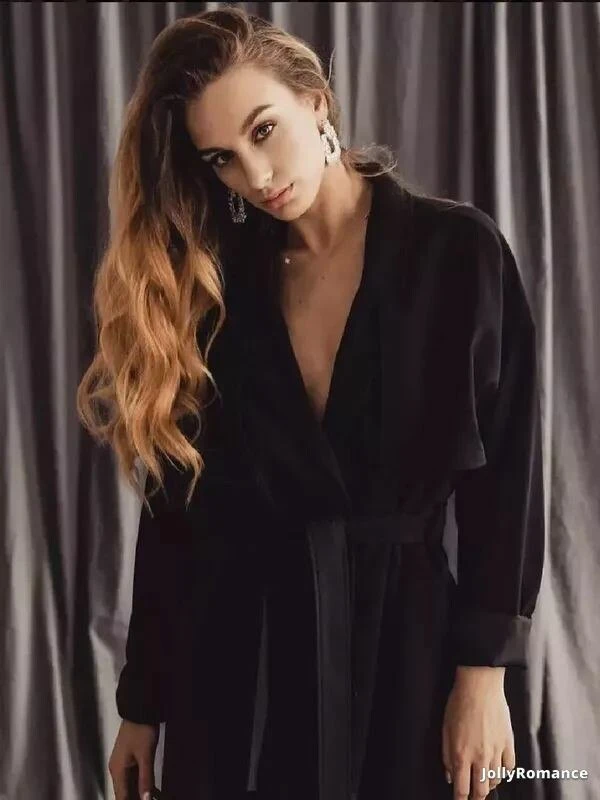 Elena Profile image 1