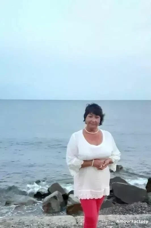 Adelina Profile image 3