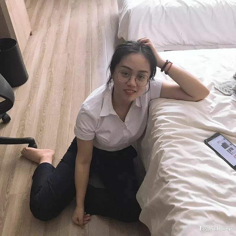 Yingrong Profile image 1