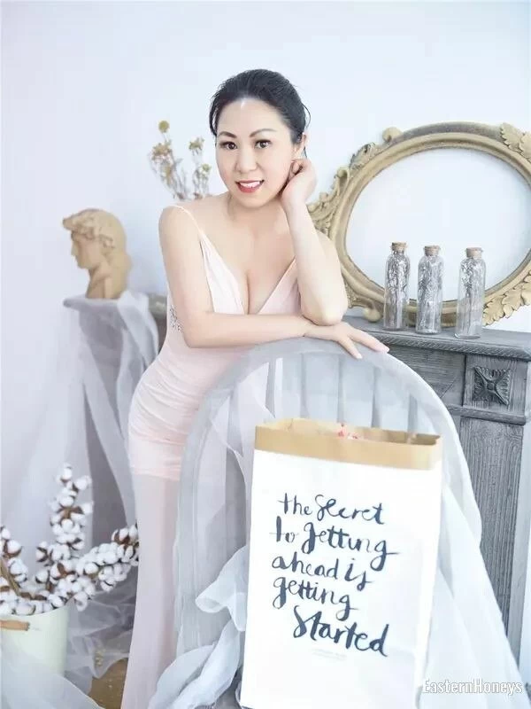 La la Profile image 4