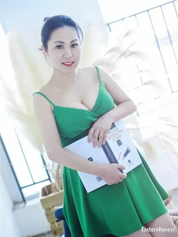 La la Profile image 1