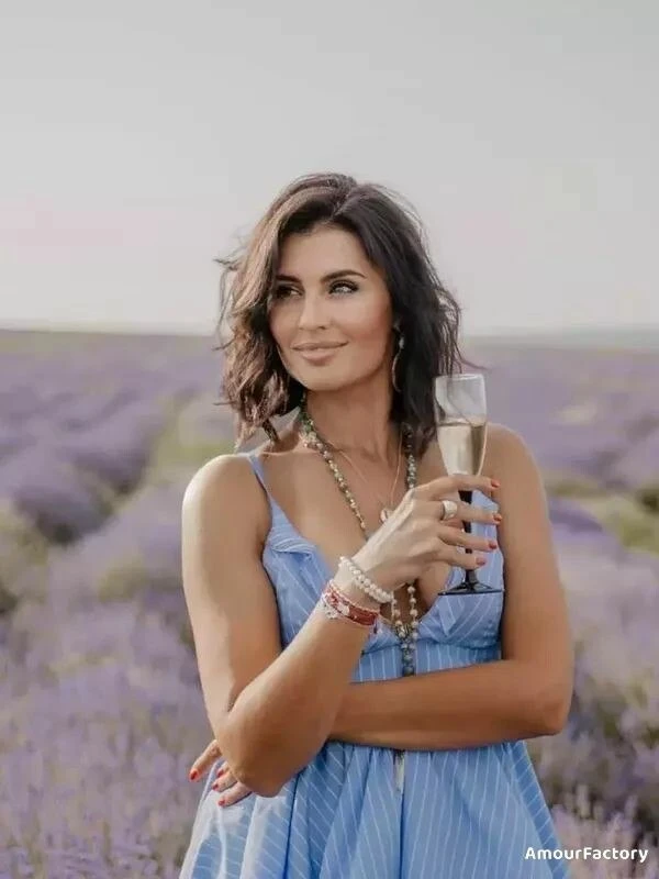 Kristina Profile image 3